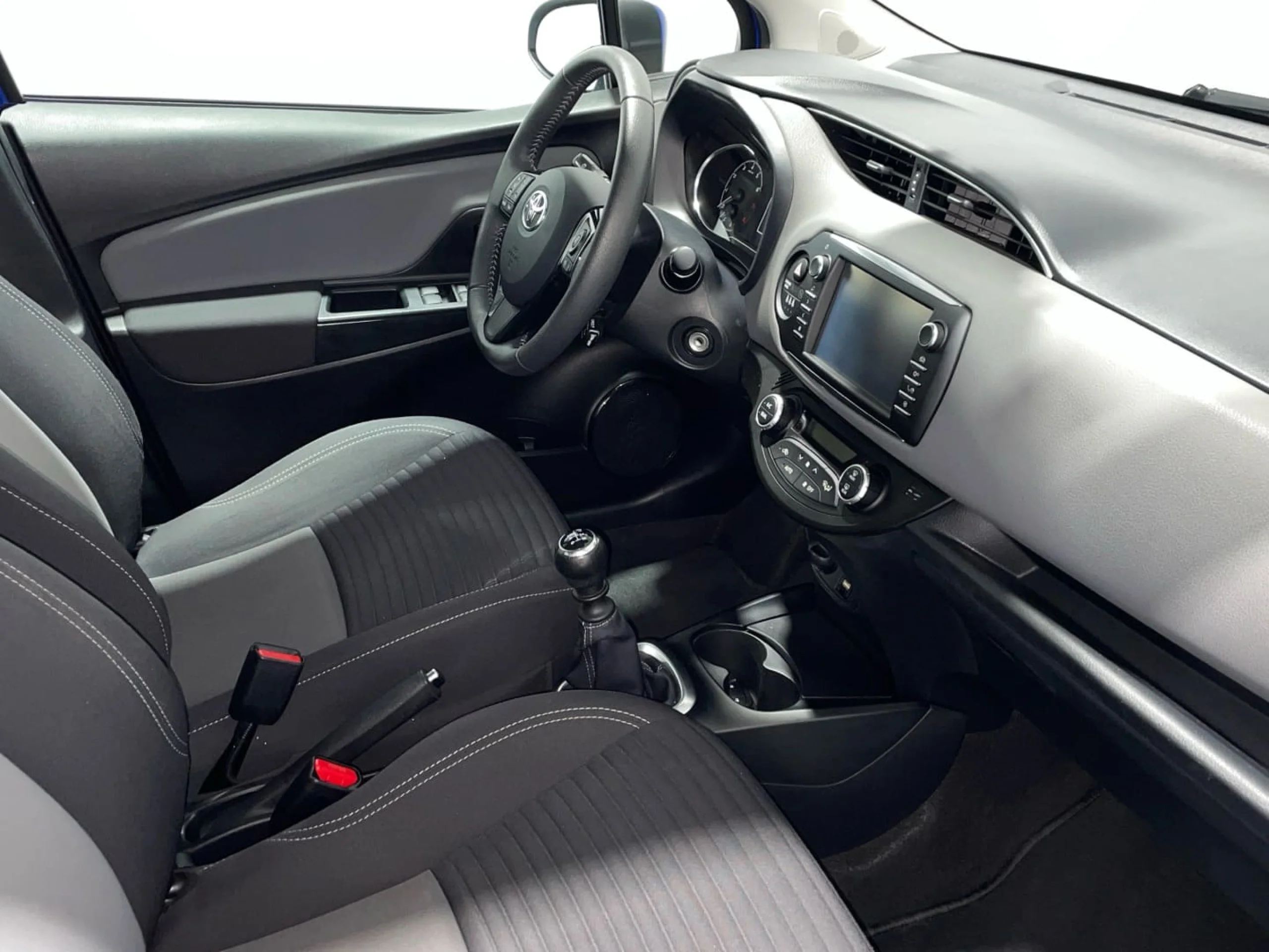 Toyota Yaris 100H Active - Foto 12