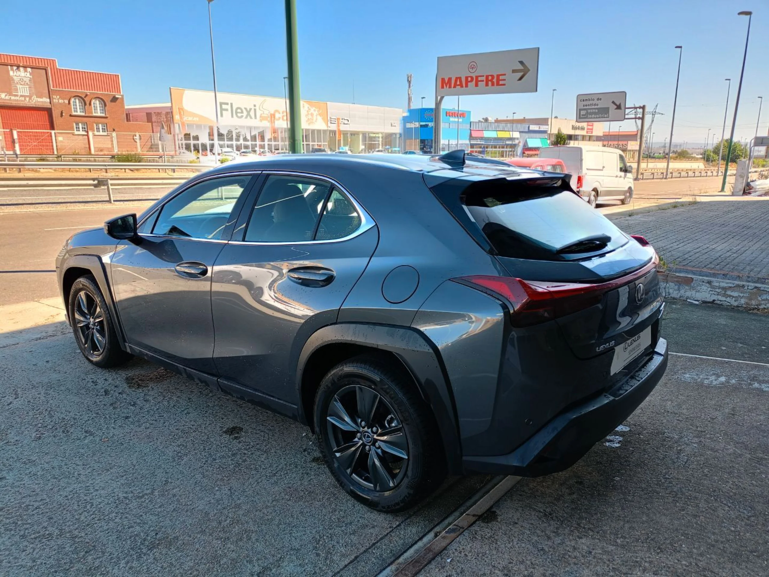 Lexus UX300h UX+ 2WD - Foto 18