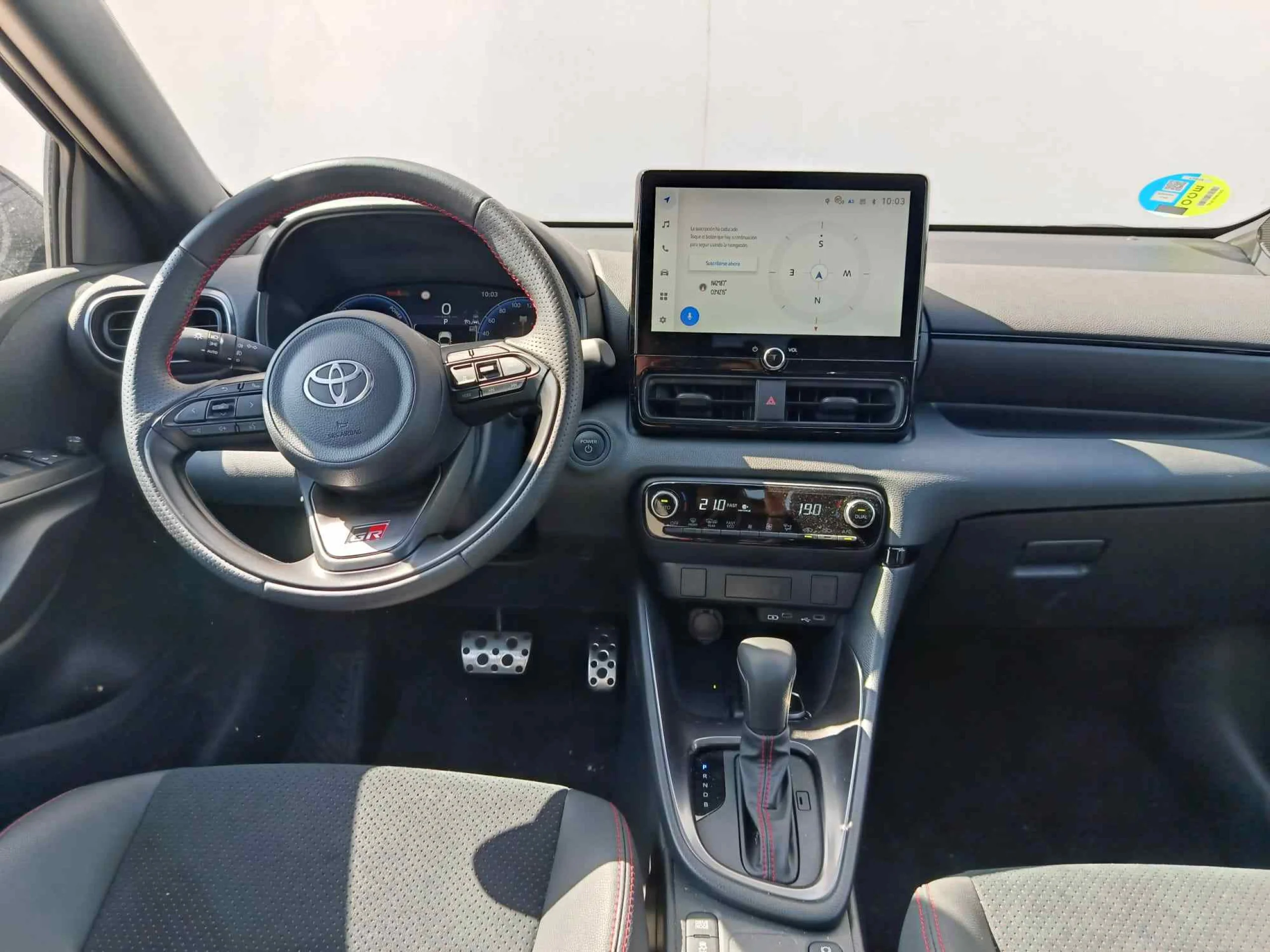 Toyota Yaris 130H GR Sport - Foto 16
