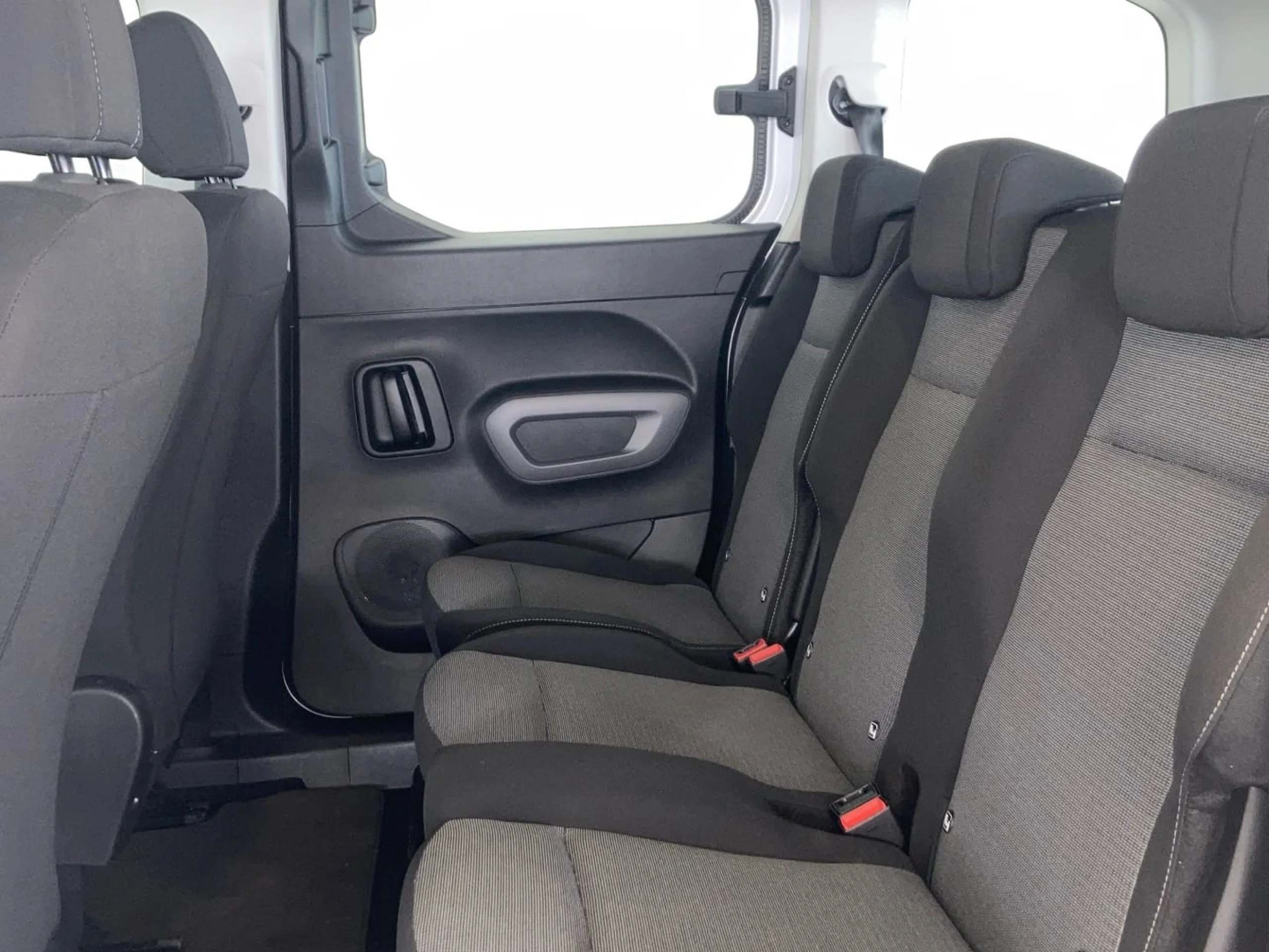 Toyota Proace City Verso Combi VX L1 1.5D 100CV - Foto 8