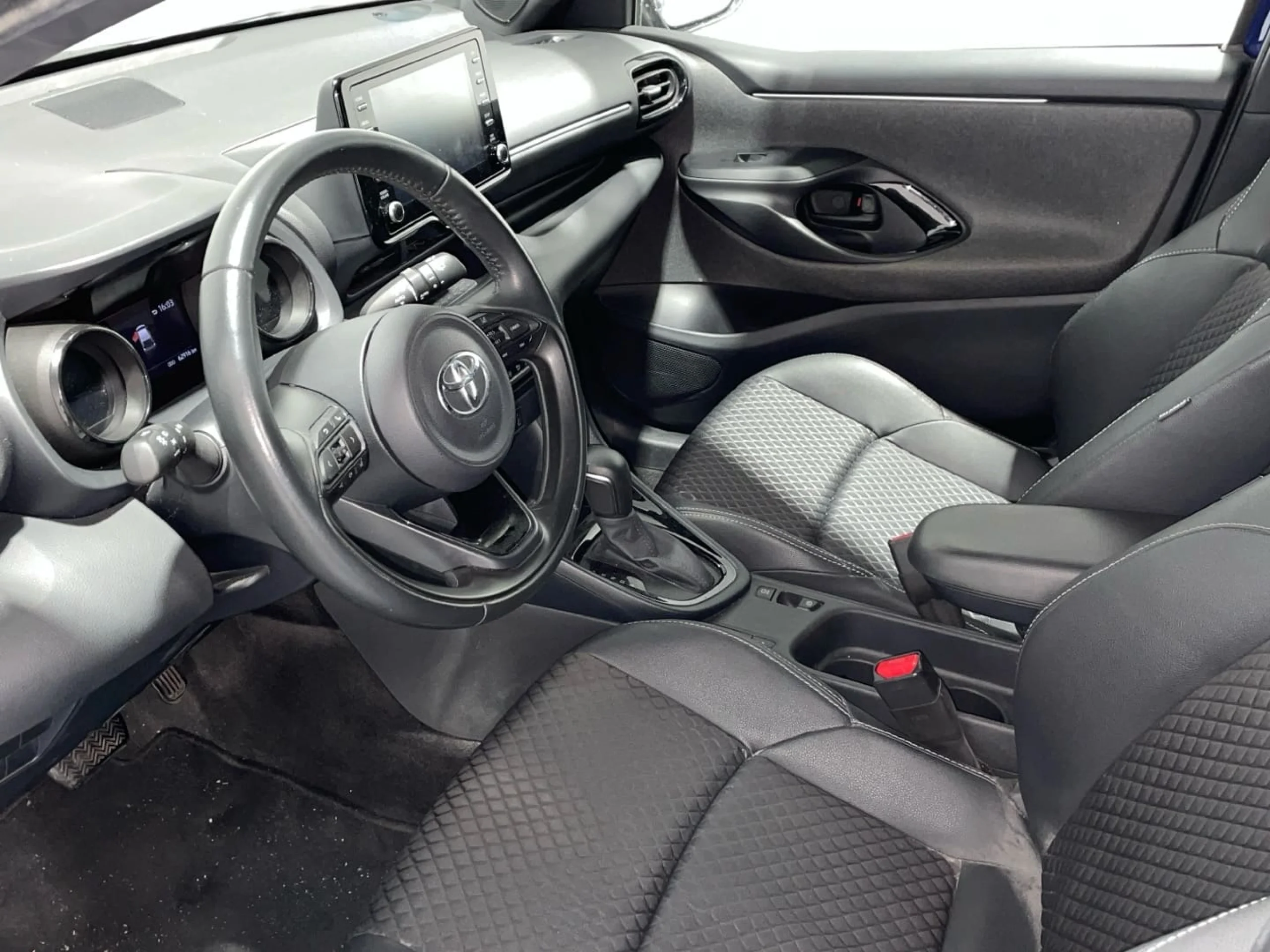 Toyota Yaris Style 120H - Foto 15