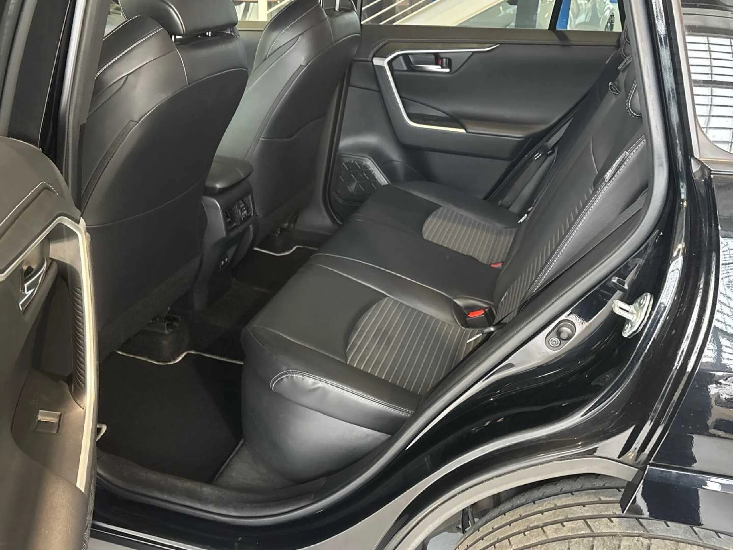 Toyota RAV 4 RAV4 220H Black Edition - Foto 9