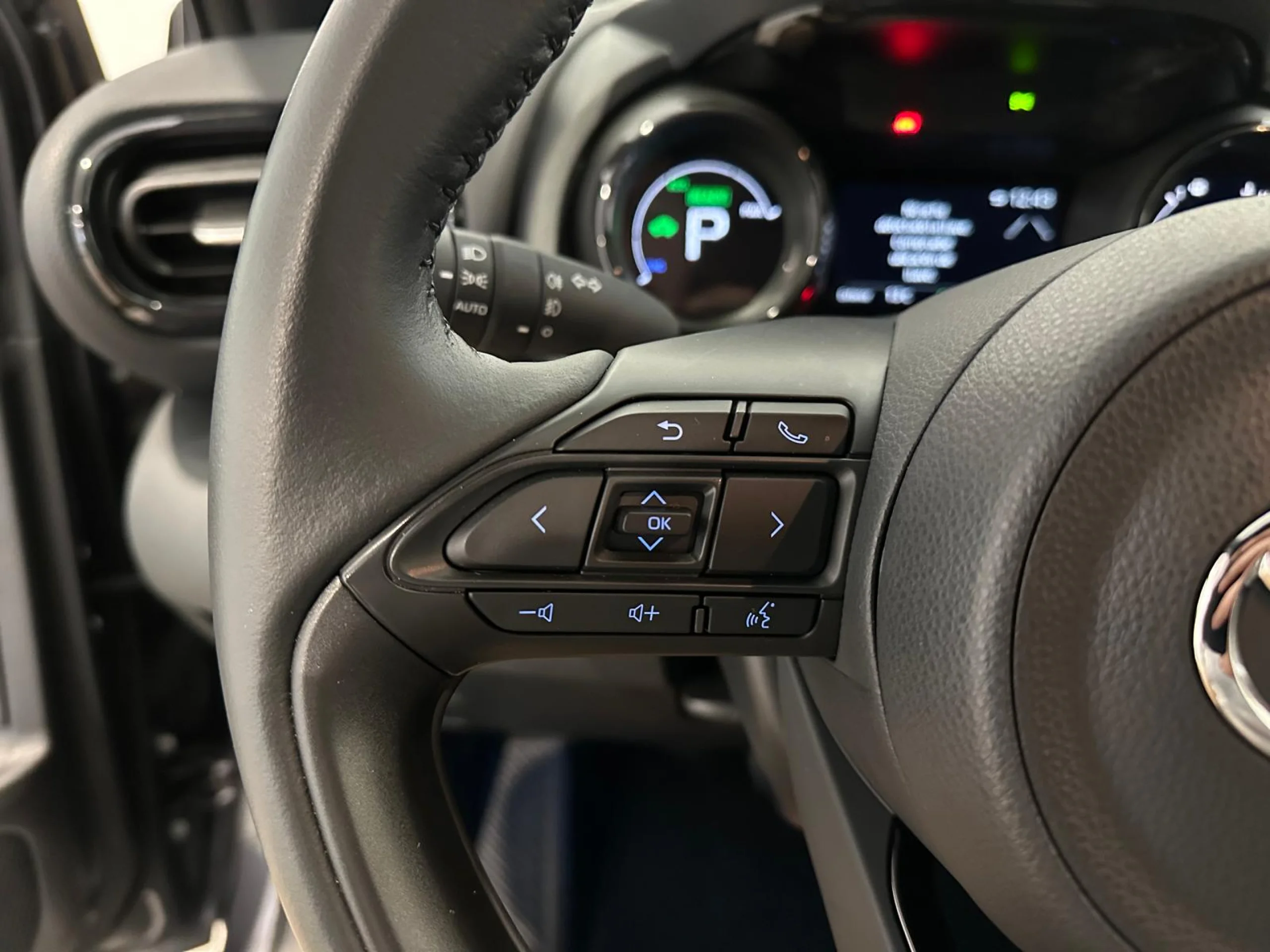 Toyota Yaris 1.5 120h Style Plus - Foto 8