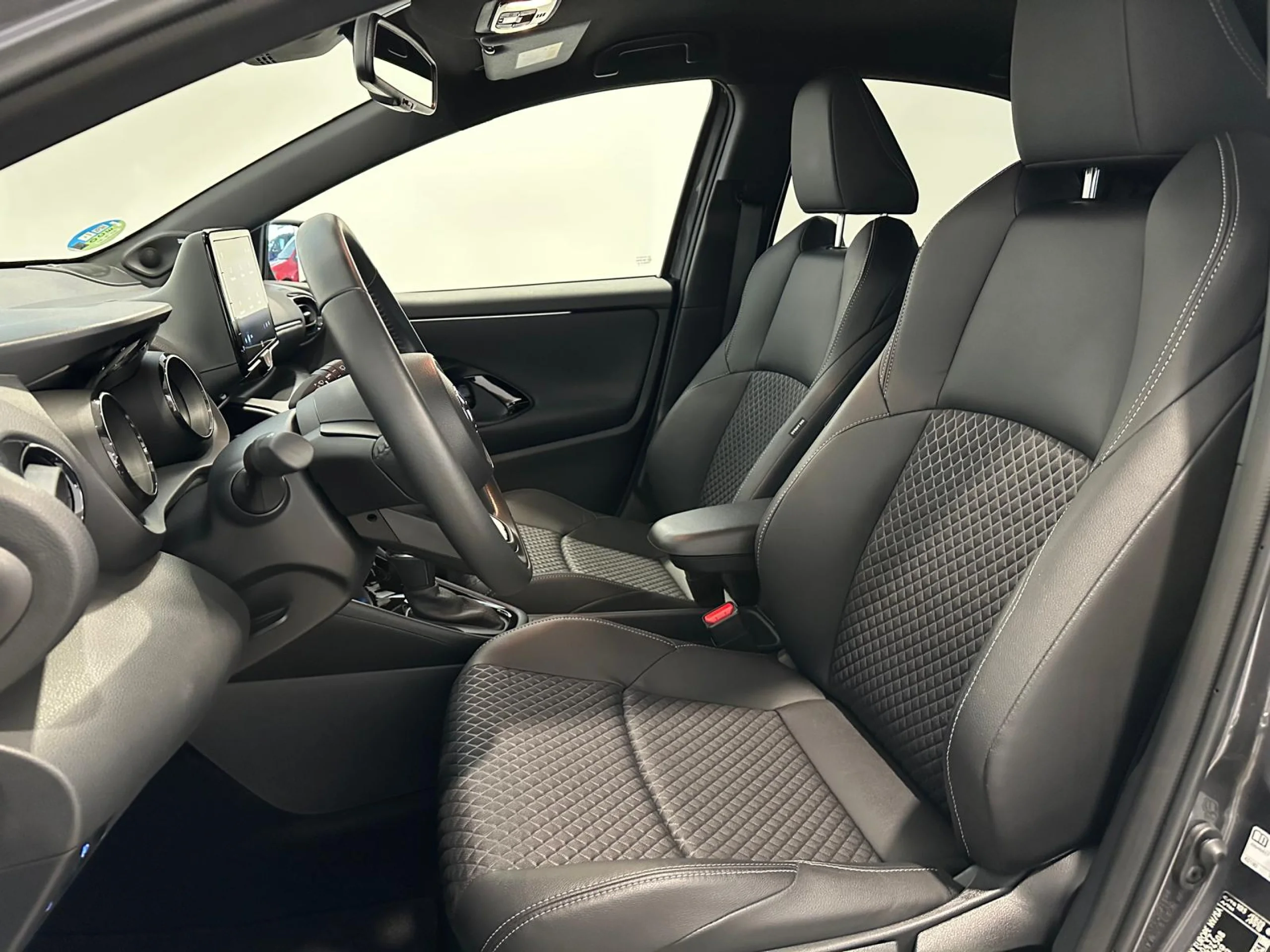 Toyota Yaris 1.5 120h Style Plus - Foto 9