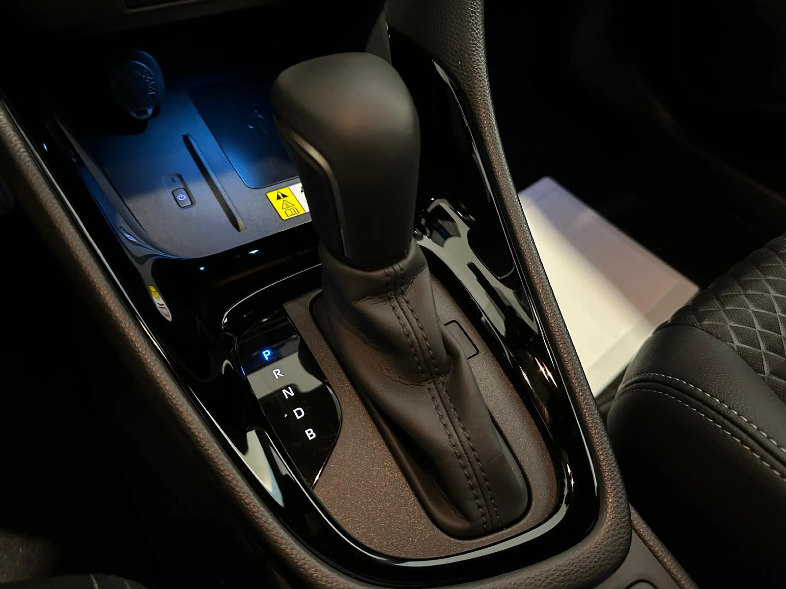 Toyota Yaris 1.5 120h Style Plus - Foto 11