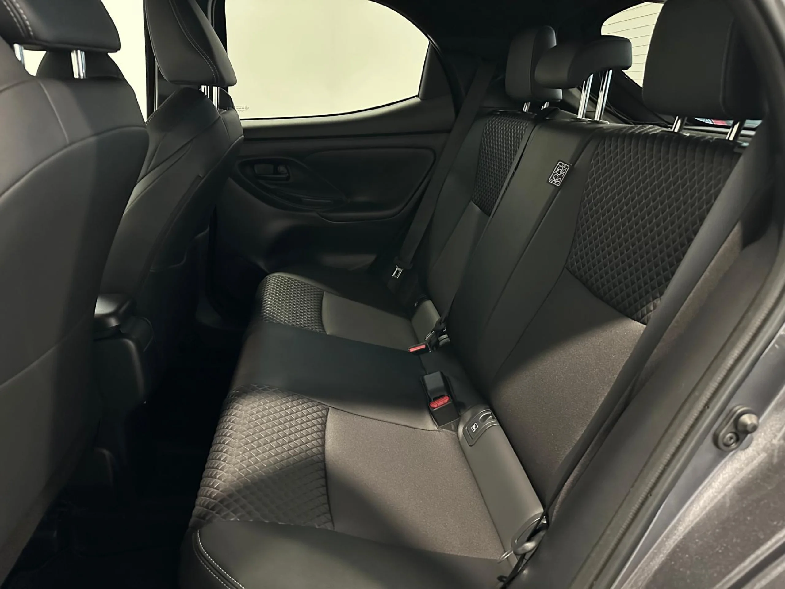 Toyota Yaris 1.5 120h Style Plus - Foto 15