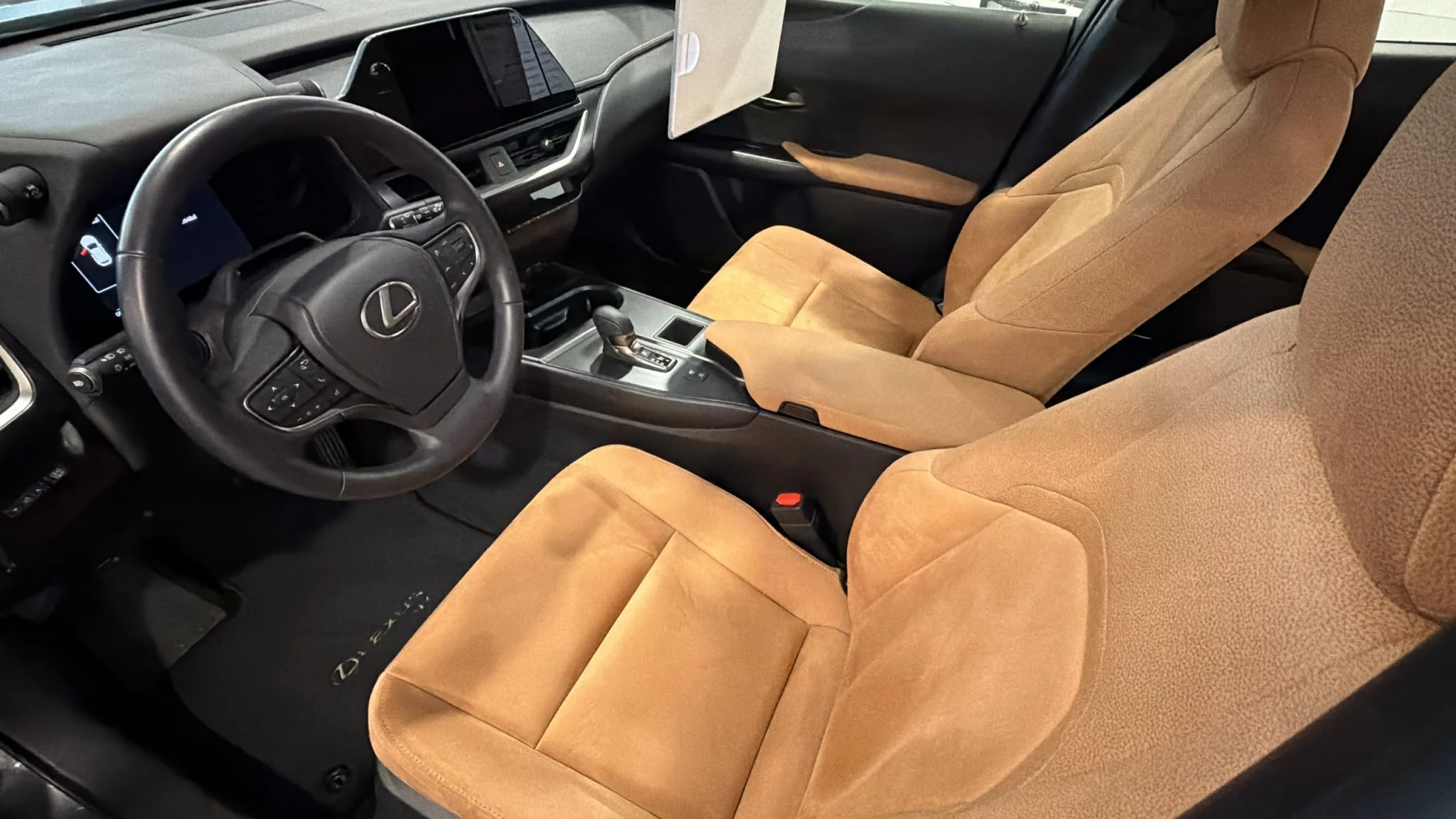 Lexus UX300h UX+ - Foto 5