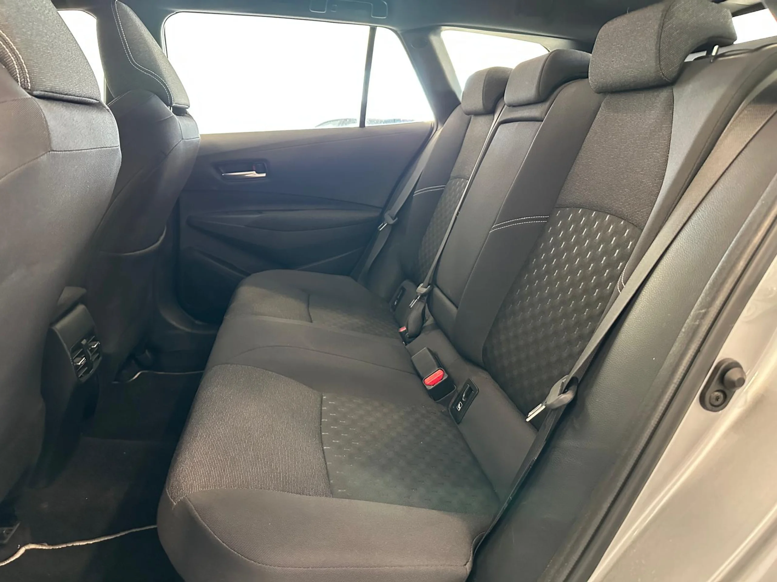 Toyota Corolla TS 140h Active Plus - Foto 13