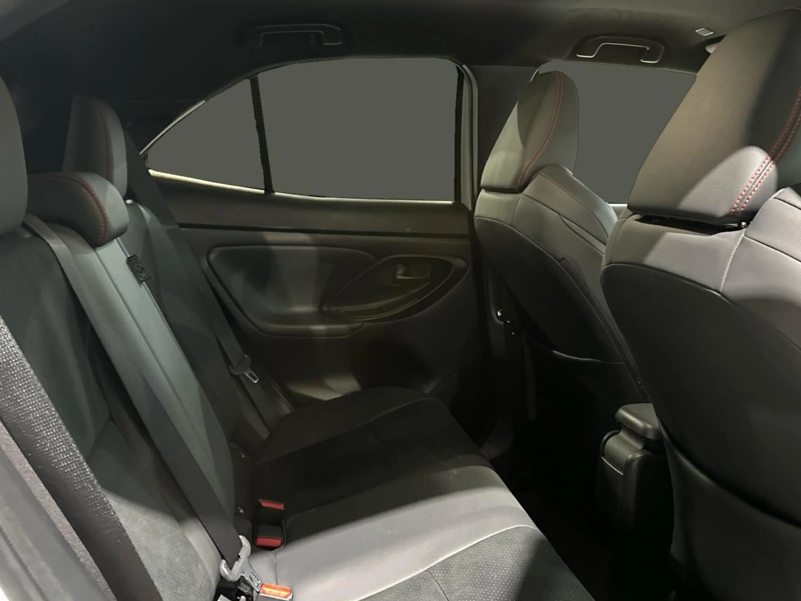 Toyota Yaris Cross 130H GR Sport Plus - Foto 6