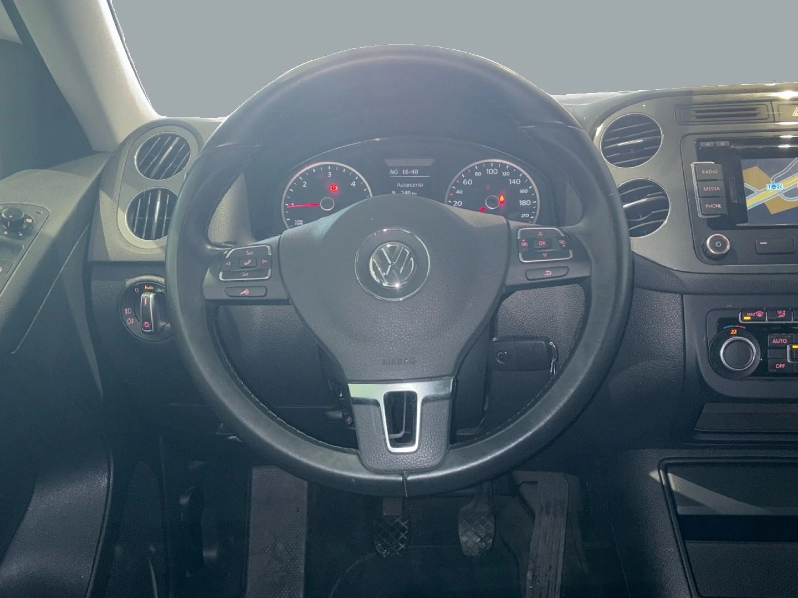 Volkswagen Tiguan T1 2.0 TDI 110CV - Foto 10