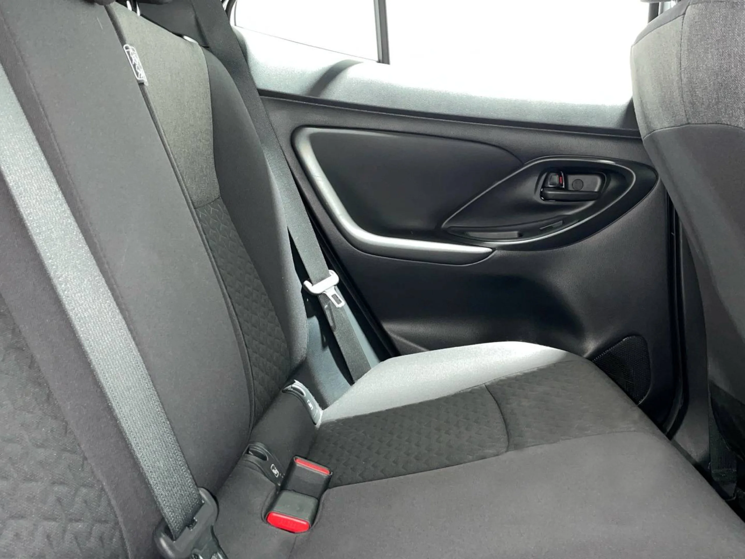 Toyota Yaris Cross 120H Active Tech - Foto 8
