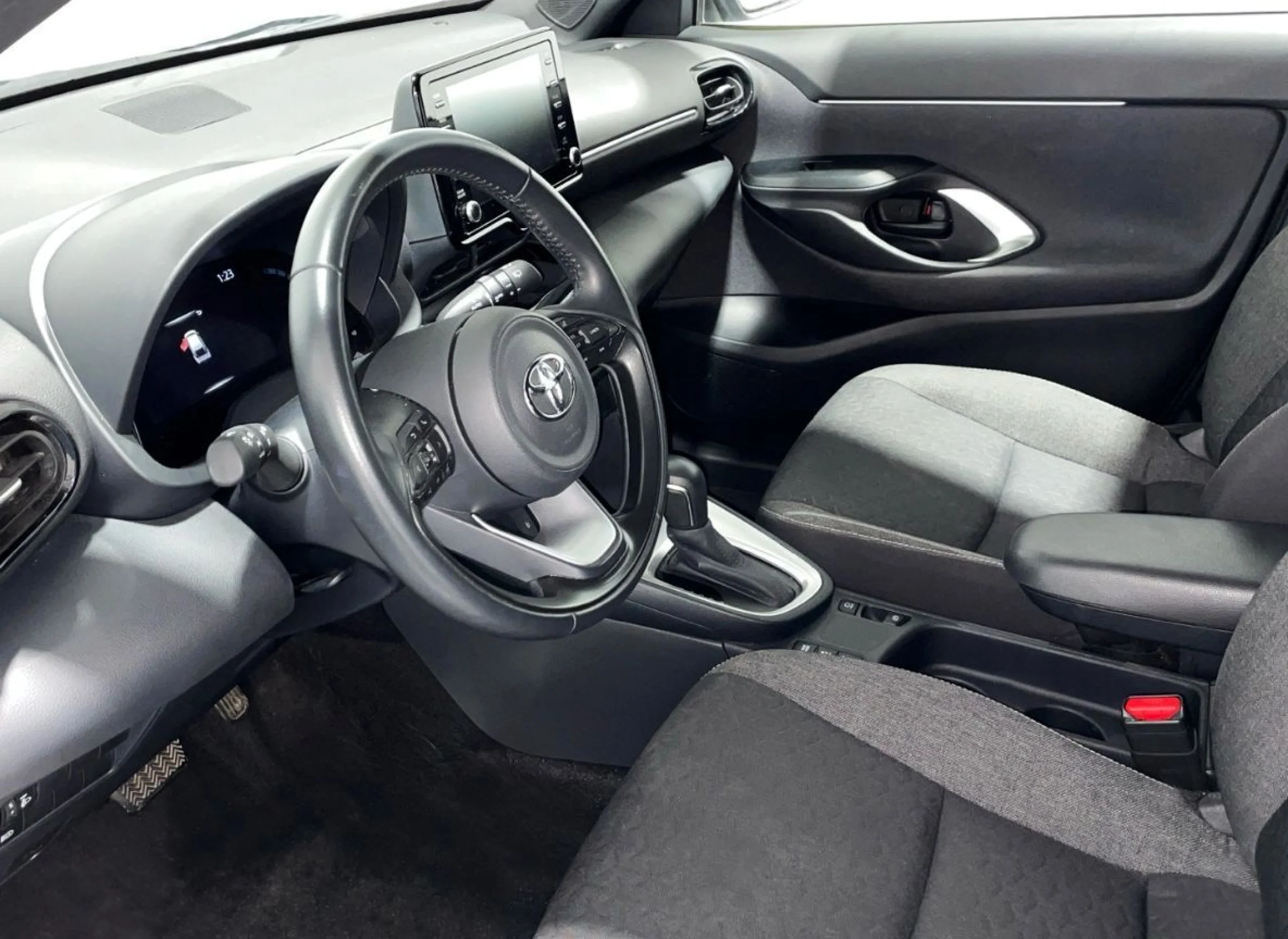 Toyota Yaris Cross 120H Active Tech - Foto 11