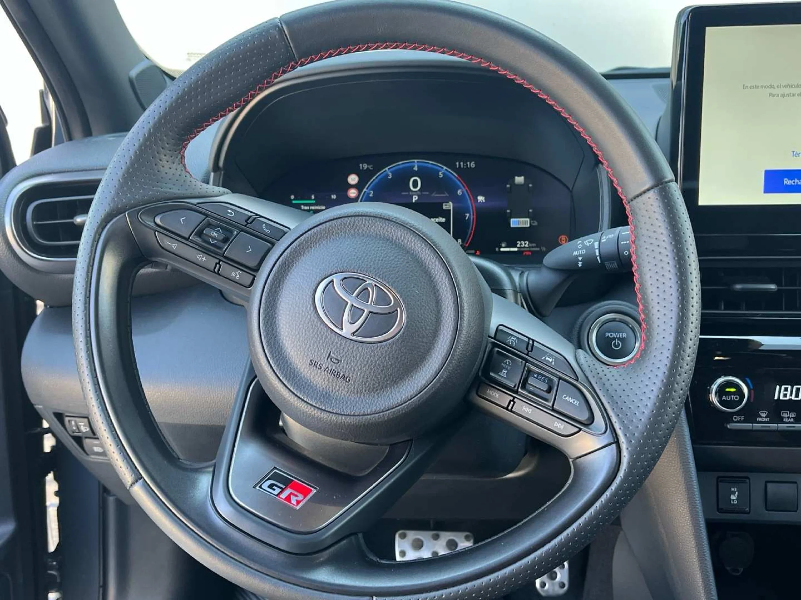 Toyota Yaris Cross 130H GR Sport - Foto 14