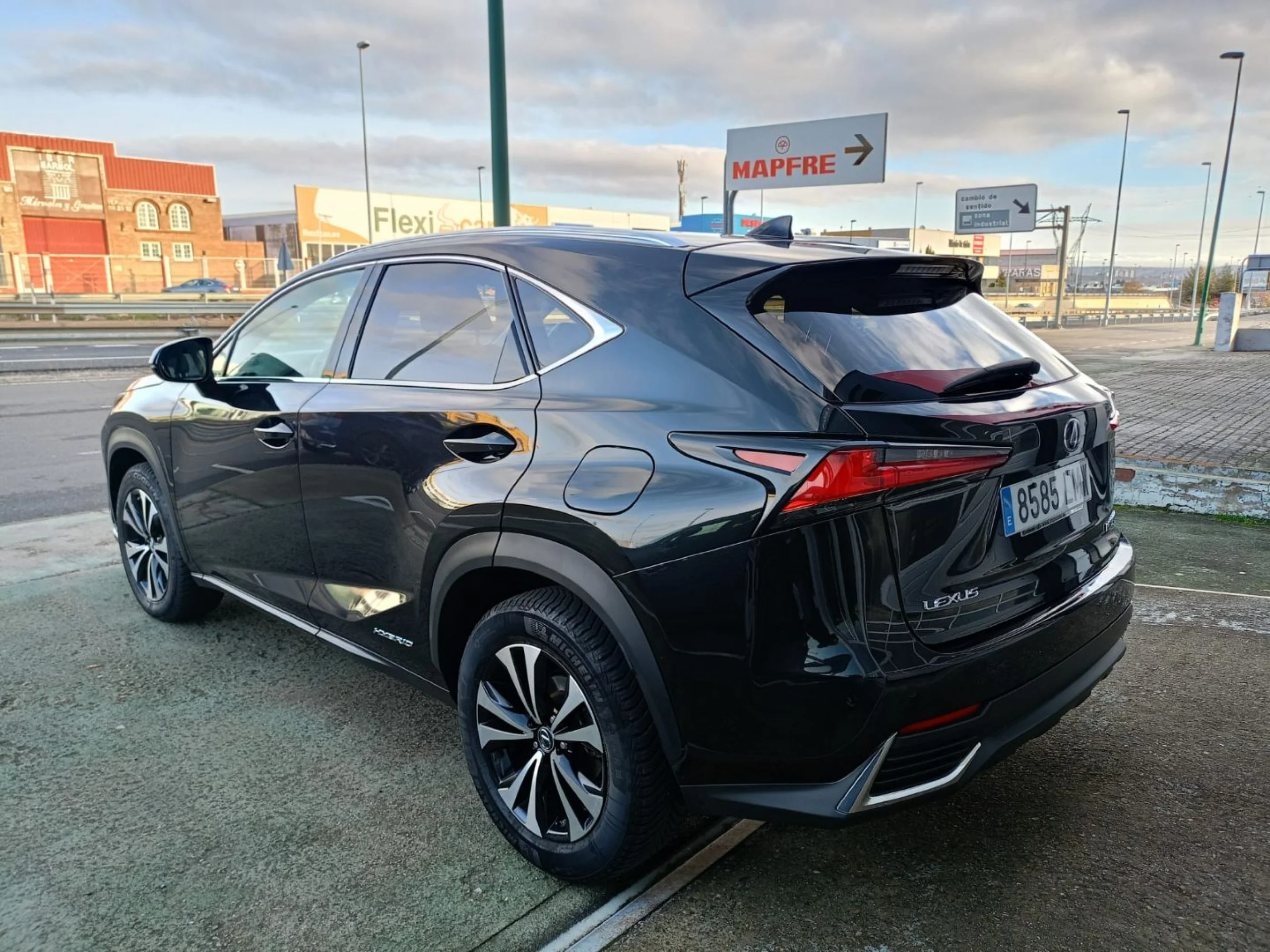 Lexus NX 300h NX300H PREMIUM 2WD - Foto 17