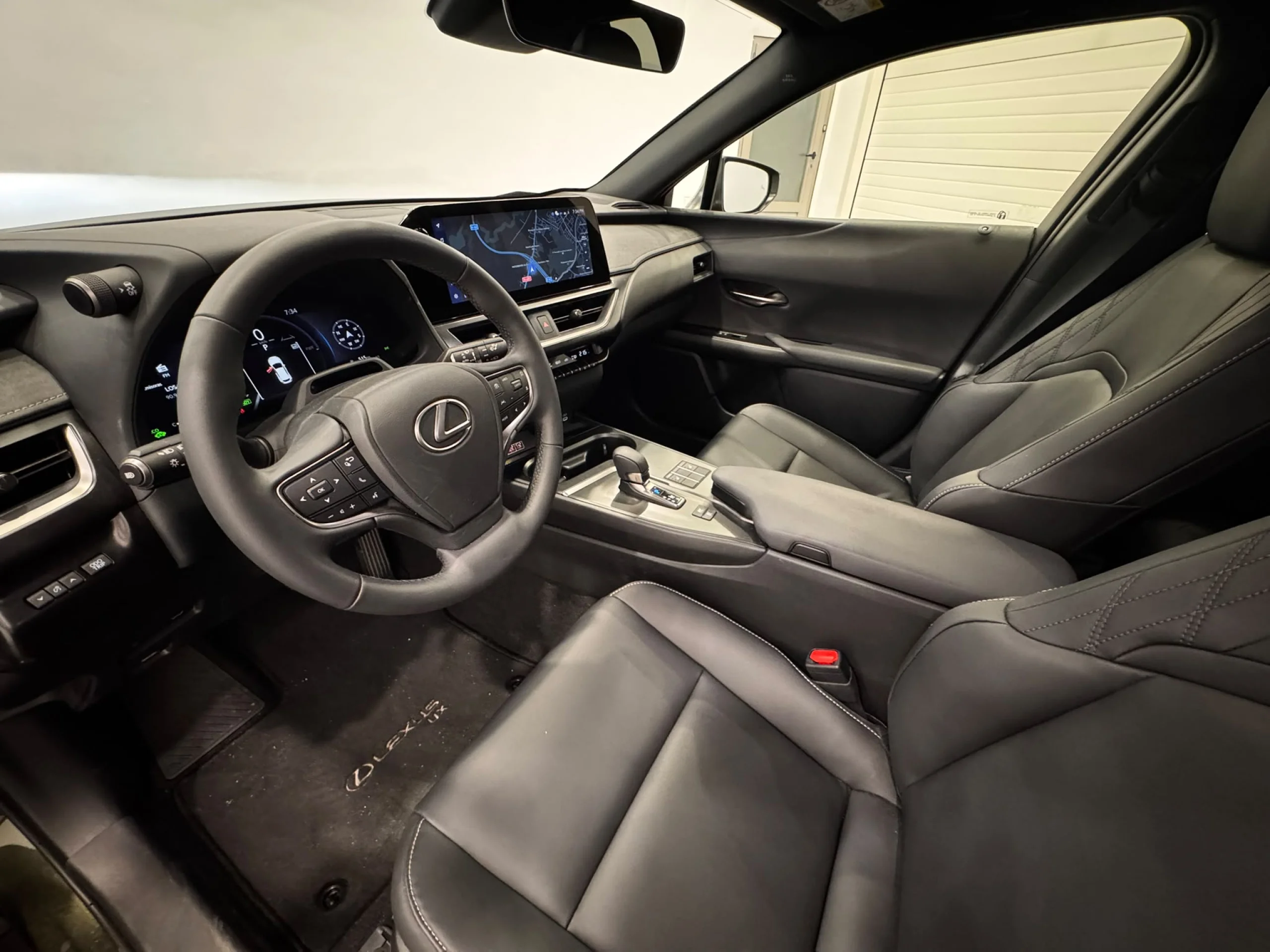 Lexus UX300h F SPORT LEGEND - Foto 6