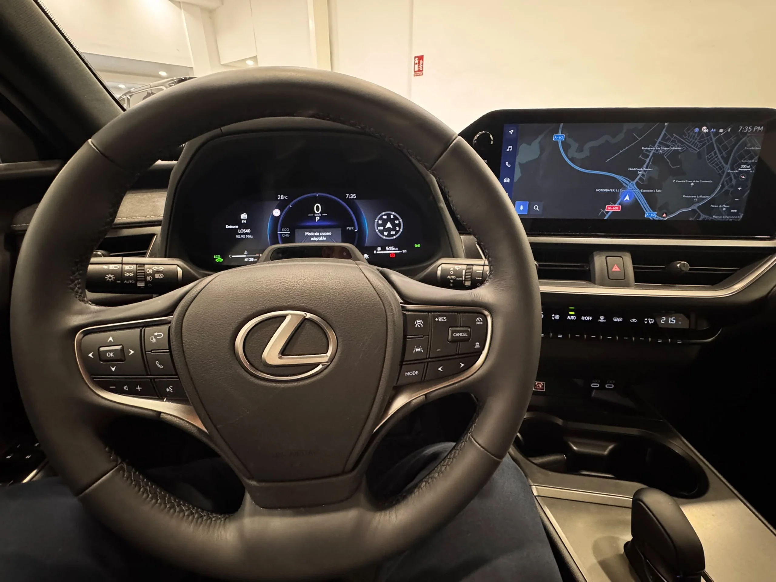 Lexus UX300h F SPORT LEGEND - Foto 7