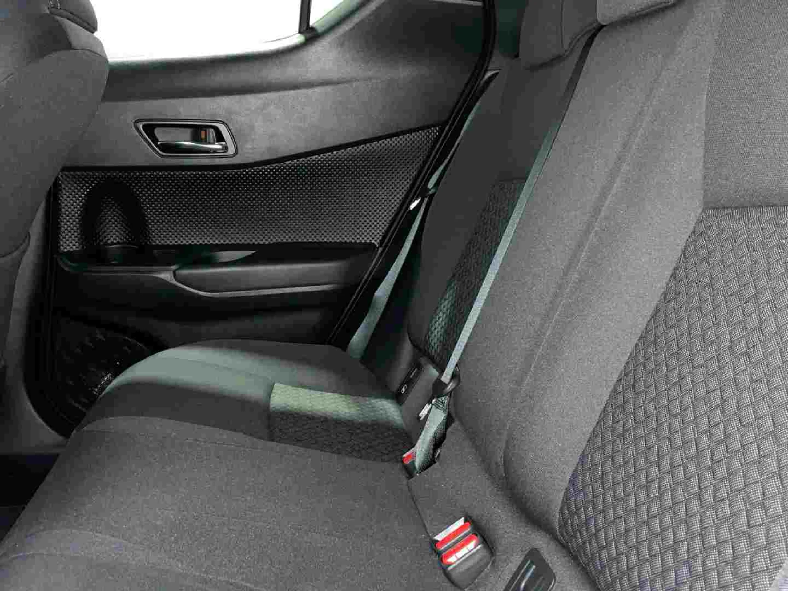 Toyota C-HR 125H Advance - Foto 8