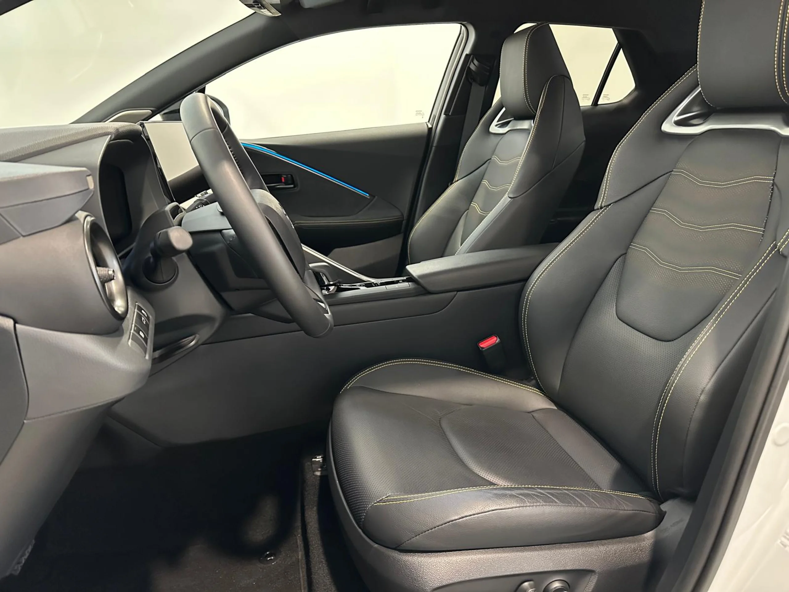 Toyota C-HR 200H Premier Edition - Foto 6