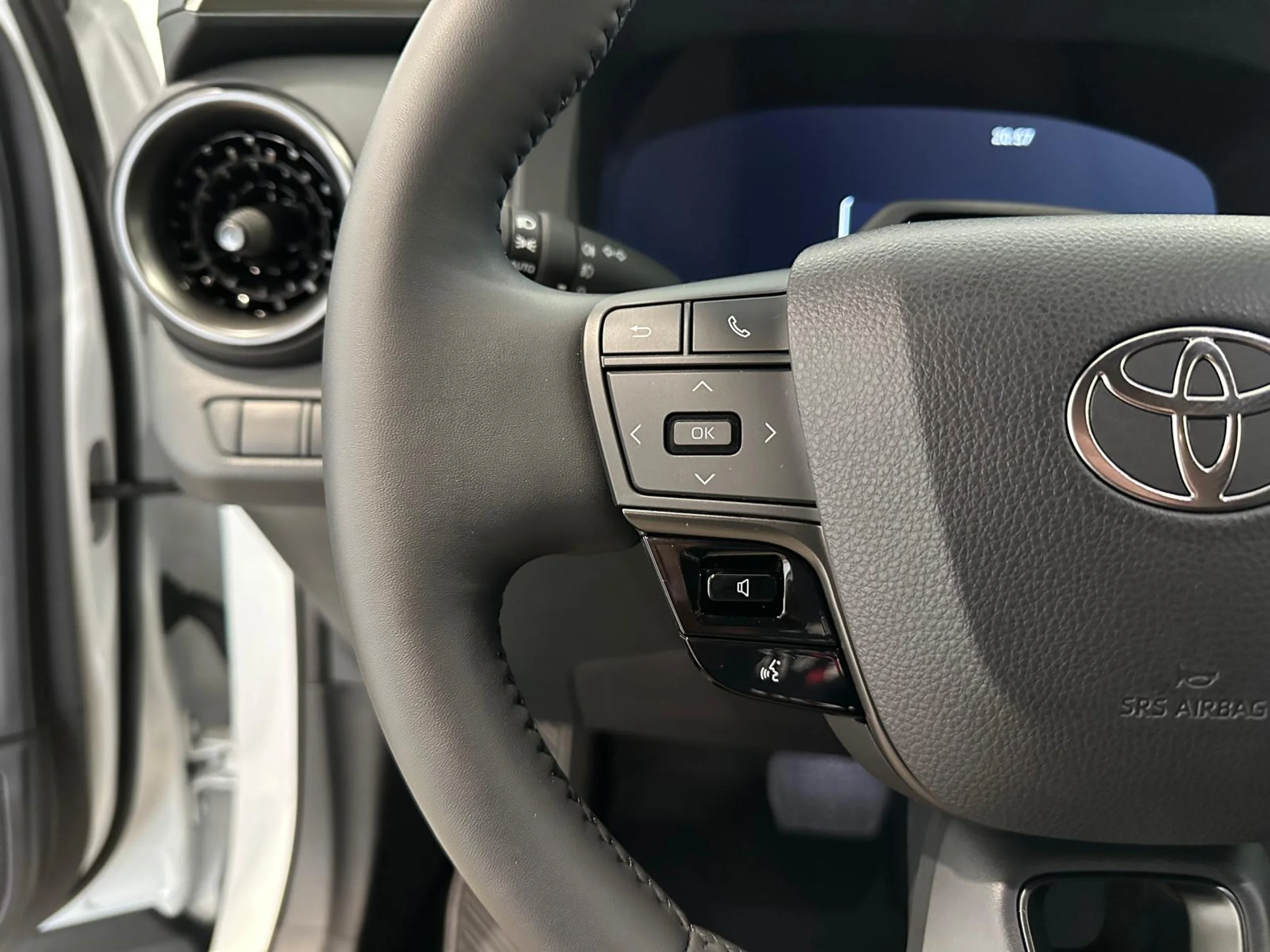 Toyota C-HR 200H Premier Edition - Foto 8