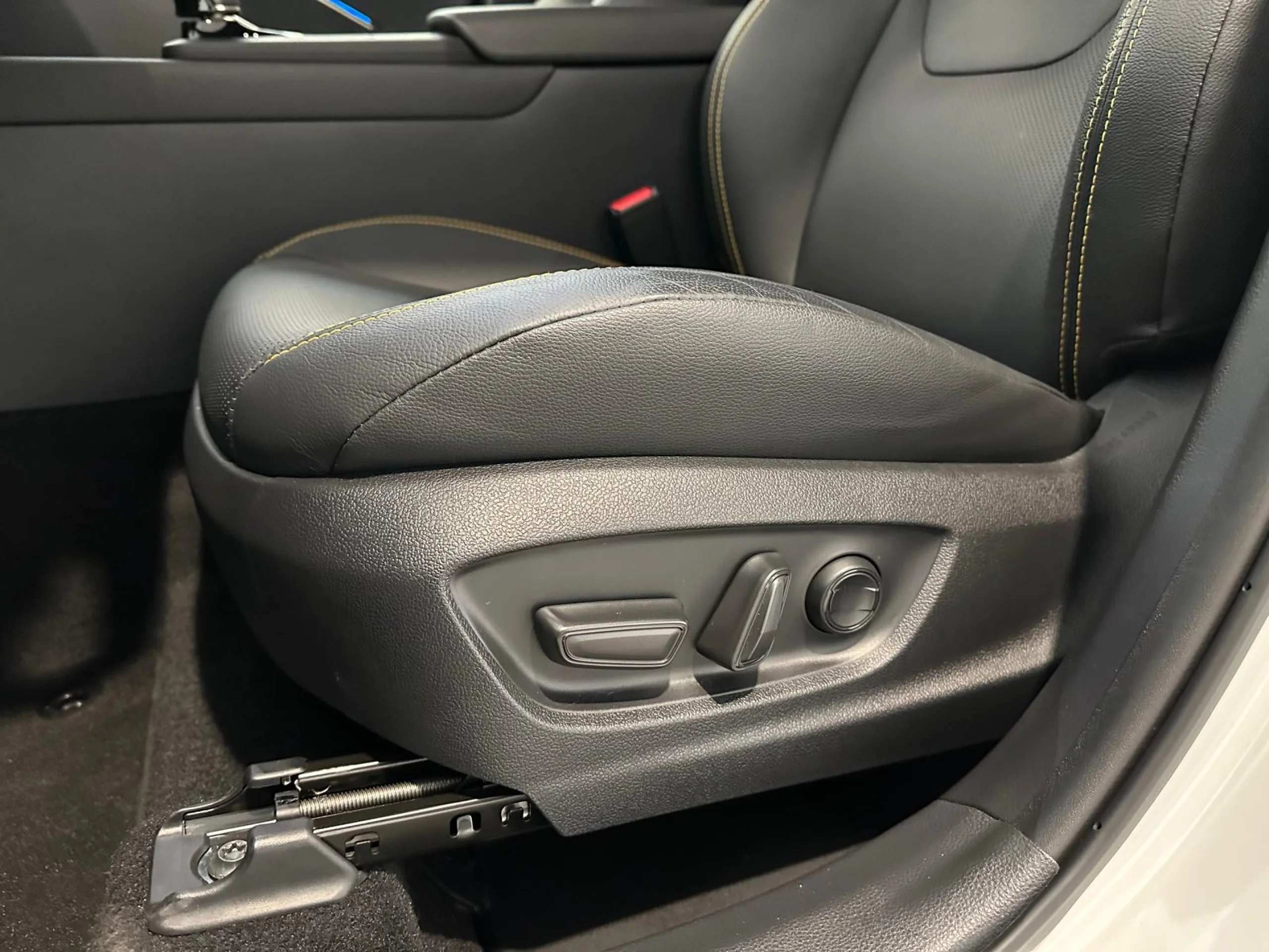 Toyota C-HR 200H Premier Edition - Foto 9