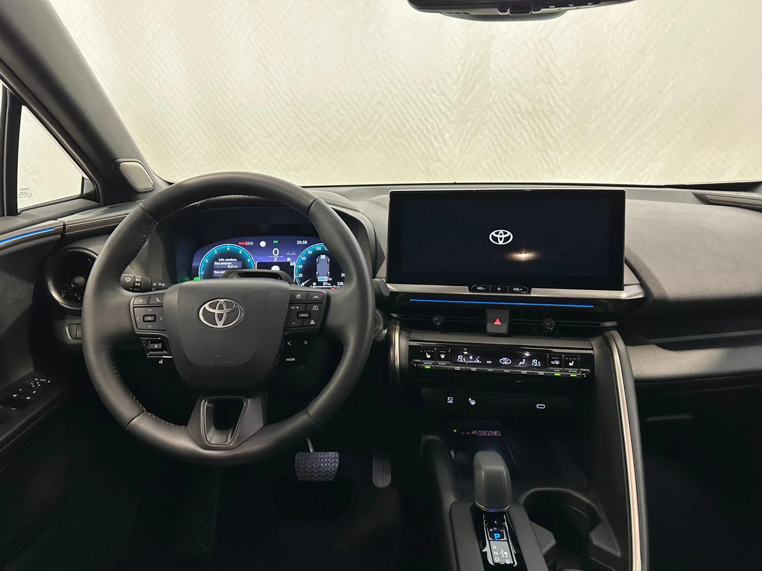 Toyota C-HR 200H Premier Edition - Foto 15